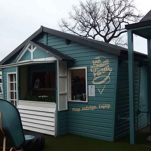 Ice Cream Farm & Cheshire Oaks Trip